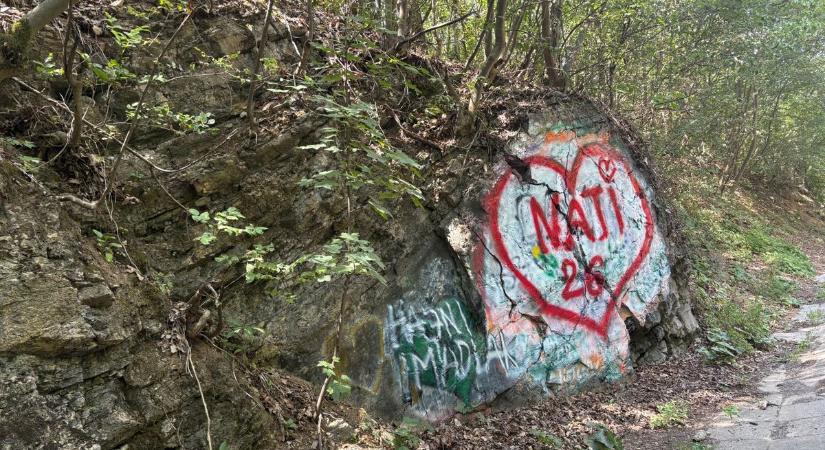 Tudni kő: Balesetveszély vagy látványosság a Mecsekben?