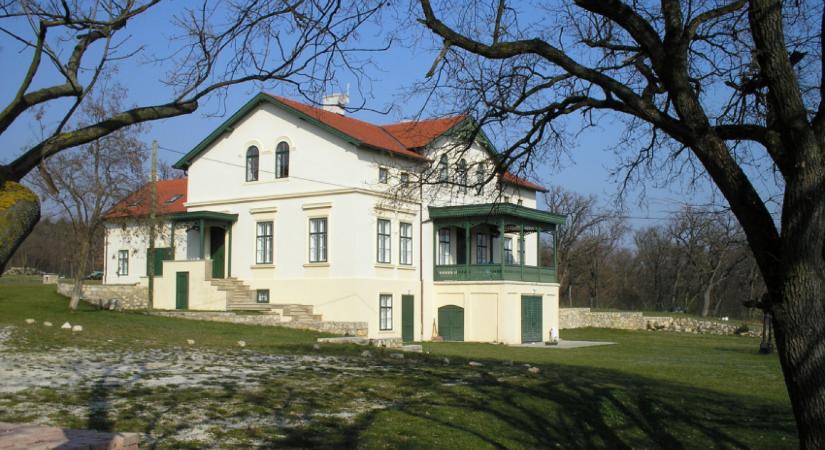 Egykori politikusoké volt az a kastély, amit most megtaláltunk a Matolcsy-körnél