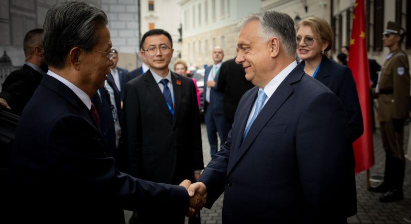 Orbán Viktor a Kínai Népköztársaság Országos Népi Gyűlése Állandó Bizottságának elnökével tárgyalt