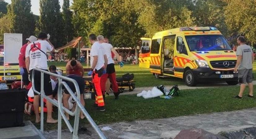 Drámai életmentés a Balatonon: fürdőzők vették észre a vízben lebegő mozdulatlan férfit