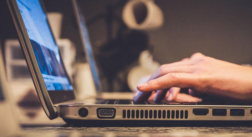 Mostantól szelfit kell lőni vagy személyit bemutatni, ha valaki online pornót szeretne nézni az Egyesült Királyságban