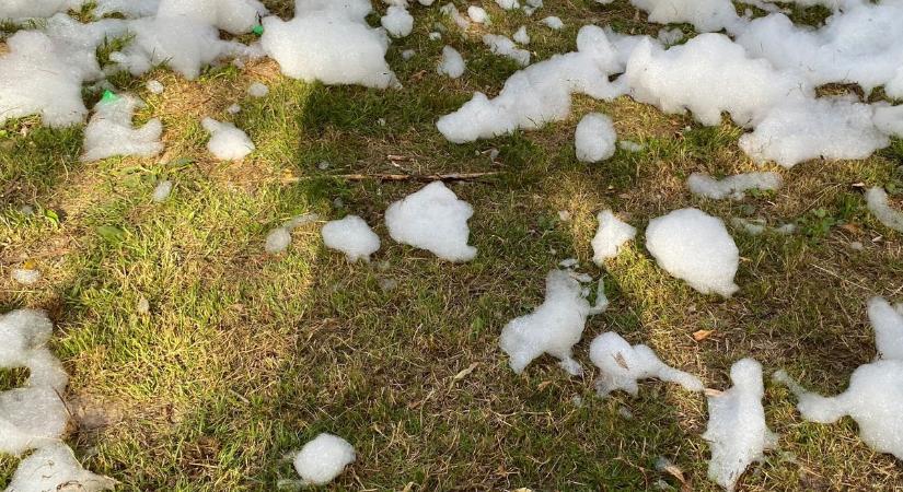 Leesett a hó Szabolcsban? Ilyet nem gyakran láttak a helyiek nyár közepén! (fotók,videó!)