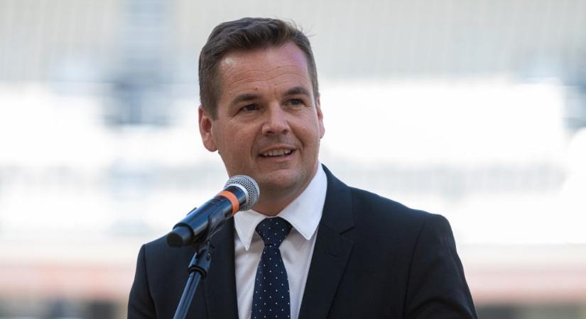 Harcosok órája címmel indít műsort Németh Balázs, Orbán Viktor lesz az első vendége