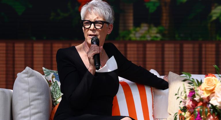 Népirtásnak nevezi a palsztikai sebészetet Jamie Lee Curtis