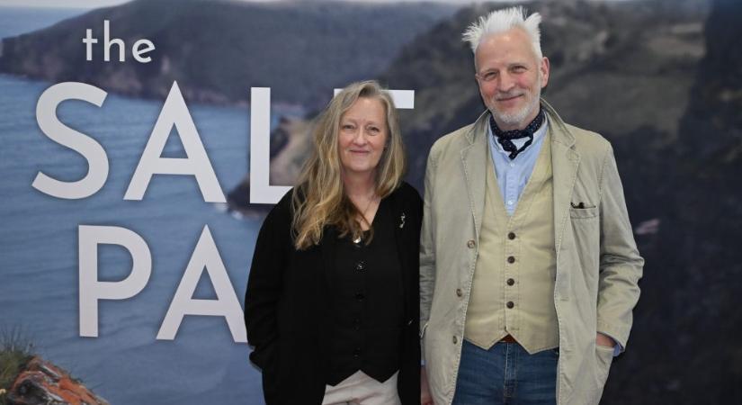 Hollywoodi sztárokkal film is készült az önéletrajzi sikerkönyvből, amiről most derült ki, hogy ordas nagy kamu