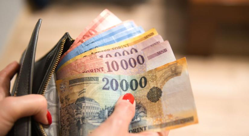 Érkezik az emelt családi adókedvezménnyel növelt első fizetés