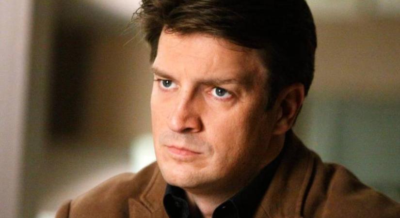 Ő volt a Castle sorozat szívtiprója: az 54 éves Nathan Fillion szuperhősként tért vissza a filmvászonra