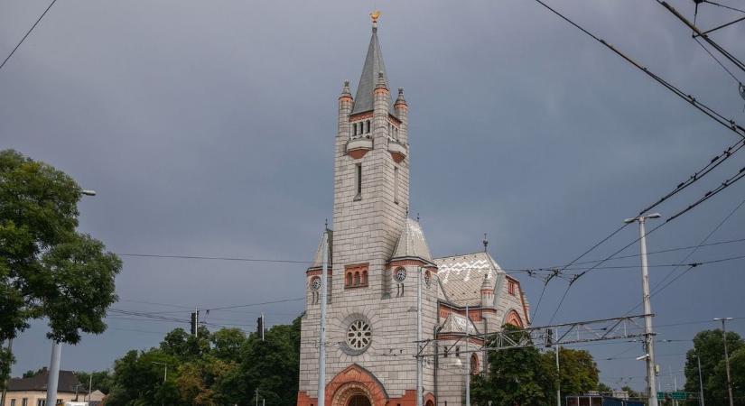 Továbbra is viharos az időjárás Hajdú-Biharban! Jégesőre, erős szélre és intenzív csapadékra számíthatunk