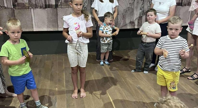 Kisembereknek szólt a minimuzsika - gyermekprogram Eszterházán