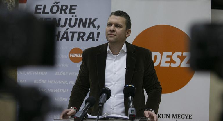 Reagált a Fidesz Majka üzenetére: Ezt a vergődést Magyar Péter is megirigyelné