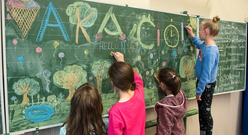 A nagy nyári szünet-mítosz: sokan nem tudják, mi vár azokra, akik ezért választják a tanári pályát
