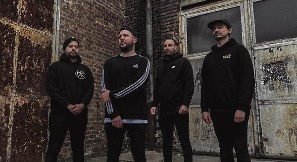 A hazai Splitleaf melegít a Within Destruction előtt