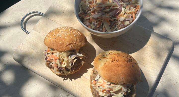 Omlós, szaftos pulled pork lassú tűzön: amerikai íz magyar konyhában