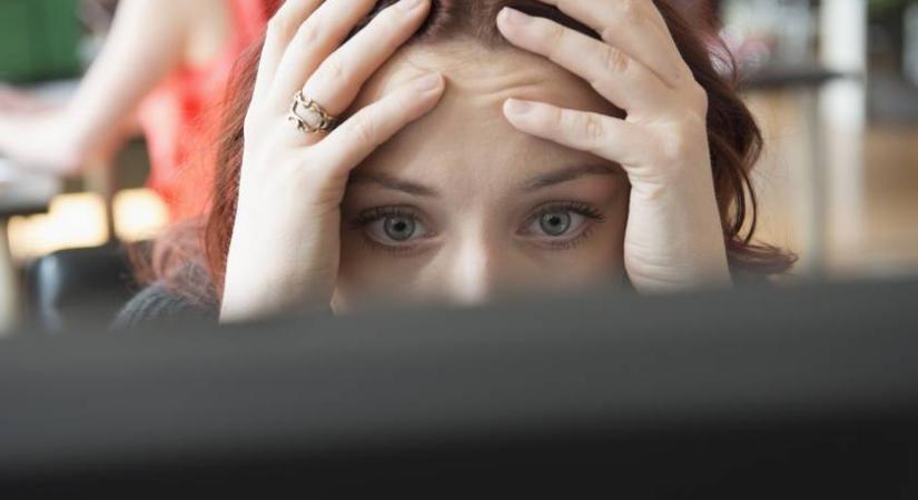 Vigyázz, ha ezt látod a számítógép képernyőjén: különösen aljas módszerrel nullázzák le a bankszámlád