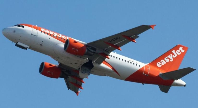 Bombával fenyegetőzött egy férfi az EasyJet gépén (videó)