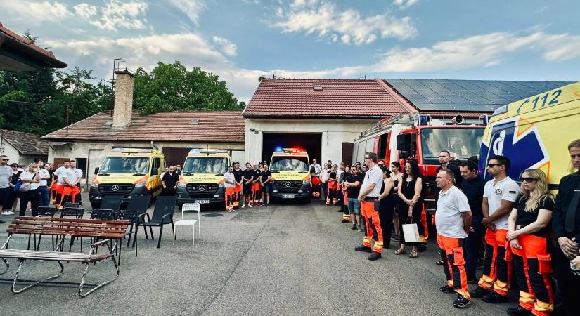 Gyászolnak a mentősök: szolgálat közben meghalt a pestlőrinci mentőállomás gépkocsivezetője, bajtársai nem tudták újraéleszteni a fiatalembert
