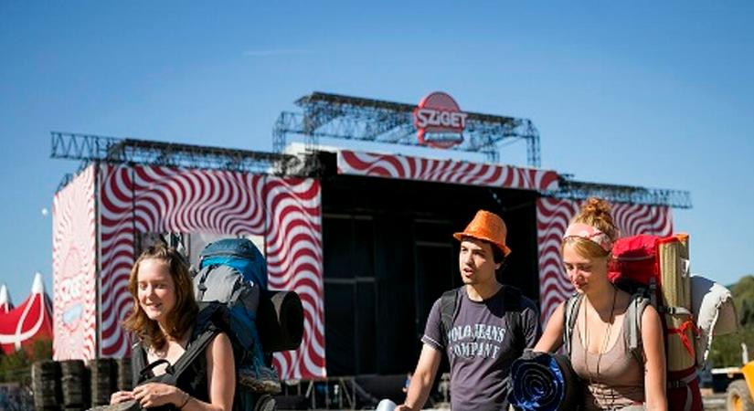 A Szigetre nem mehetnek rasszisták a Közszolgálati Egyetemre igen