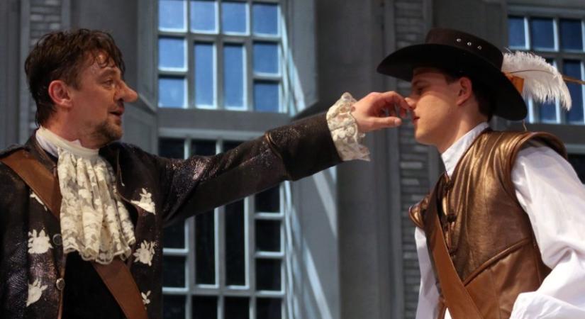 Cyrano de Bergerac pont olyan volt, amilyennek a színdarabok mutatják