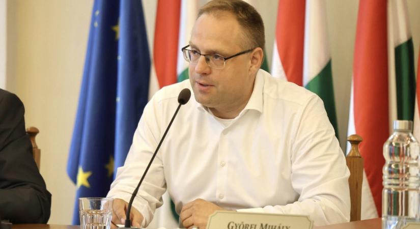 Betelt a pohár a szolnoki polgármesternél, nyílt levélben kért segítséget Pintér Sándortól
