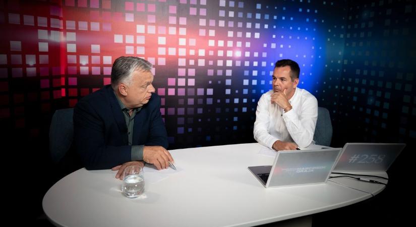 Orbán Viktor lerántotta a leplet a nagy port kavart tusványosi pólójáról