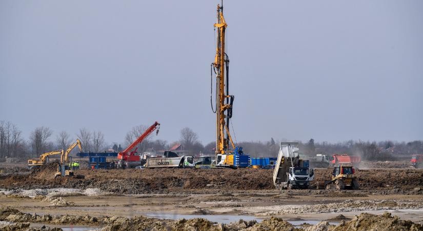 Cáfolja a kormány a CATL támogatását és a létszámleépítést