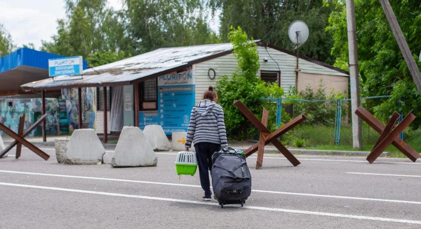 „Valószínűleg soha többé nem láthatom a férjemet” – ukrán menekültek meséltek arról, milyen az élet az oroszok által megszállt területeken