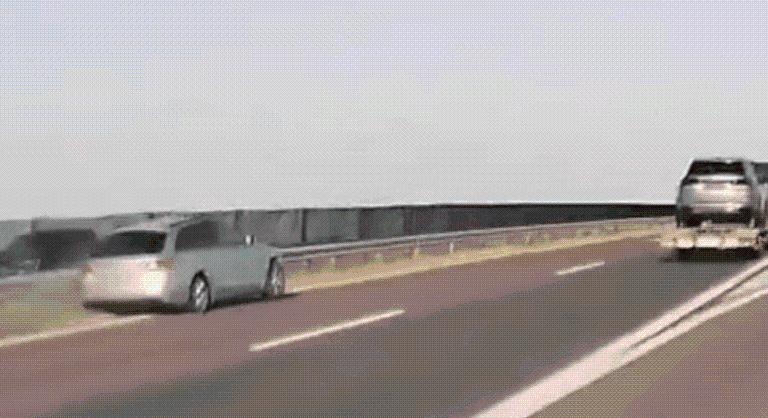 A kamiont is letarolta az ámokfutó Audi az M43-as autópályán