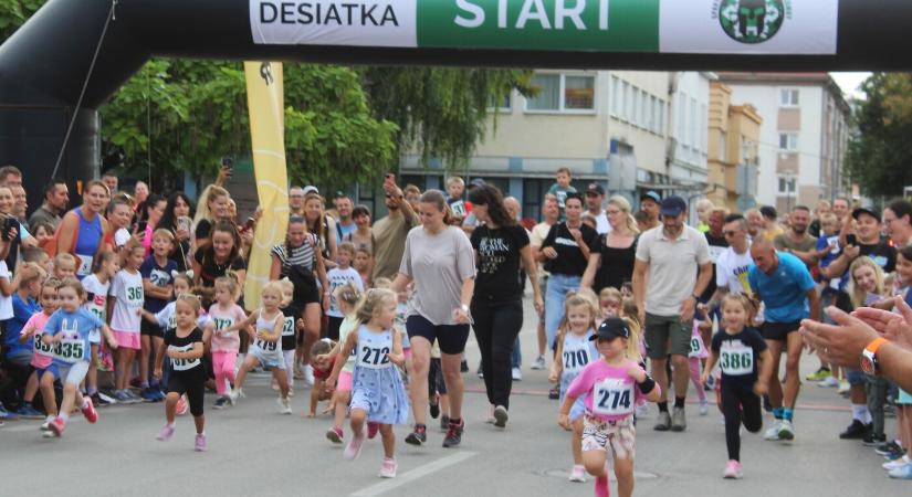 Érsekújvári esti tízes – jótékonysági futás a neonatológiai klinika csöppségei javára