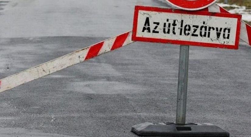 Útzárat vezetnek be Veszprém egyik utcájában