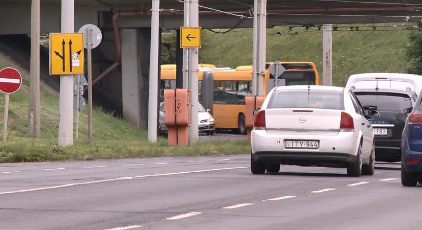 Augusztus végéig lezárták a Homokkerti felüljáró Petőfi téri felhajtóját