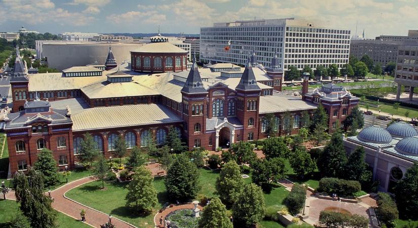 A Smithsonian cenzúrázni akarta egy kortárs művész kiállítását, nehogy magára haragítsa Donald Trumpot