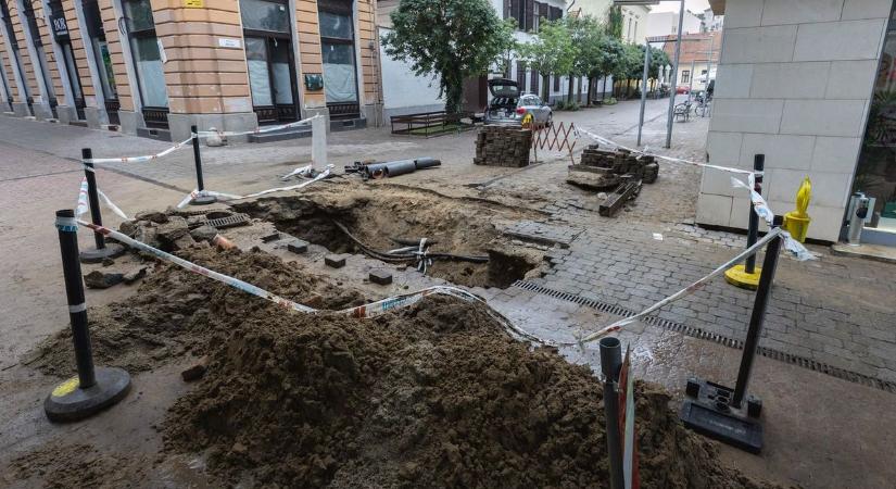 Így fest a hatalmas csőtörés másnapján a Hal köz, befotóztunk a mélygarázsba is!