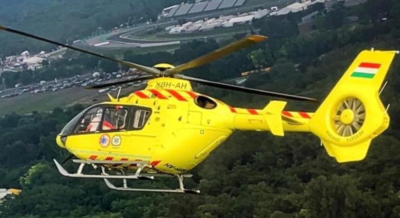 Teljes útzár, mentőhelikopter – kocsik rohantak egymásba az M1-esen, baleset az M3-ason