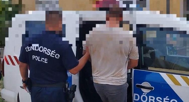Meztelen gyermekekről töltött fel képeket a társkereső oldalra egy fiatal
