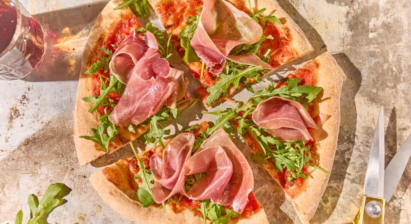 Prosciutto pizza
