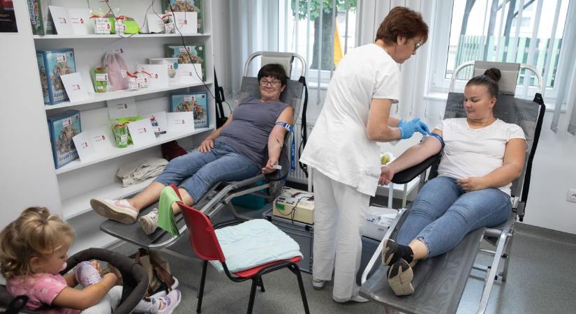 Új helyszínen csepeg a vér - ezúttal ajándék is jár azoknak, akik segítenek (galéria, videó)