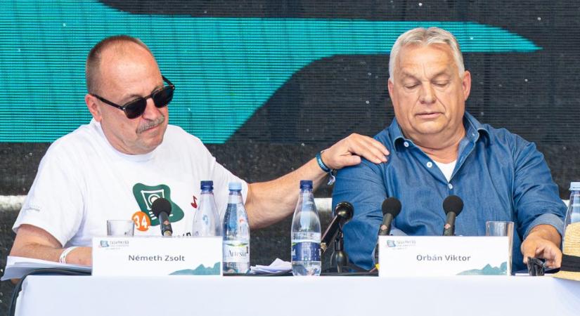 Még le sem csengett a nyár slágere, de már Tusványoson remixelték a „mocskos Fidesz”-t