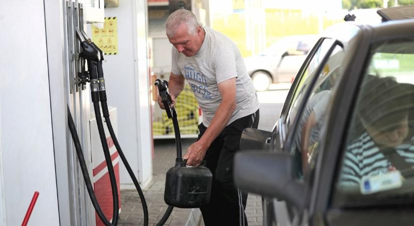 Pozitív változás jön a benzinkutakon, sokaknak lesz segítség