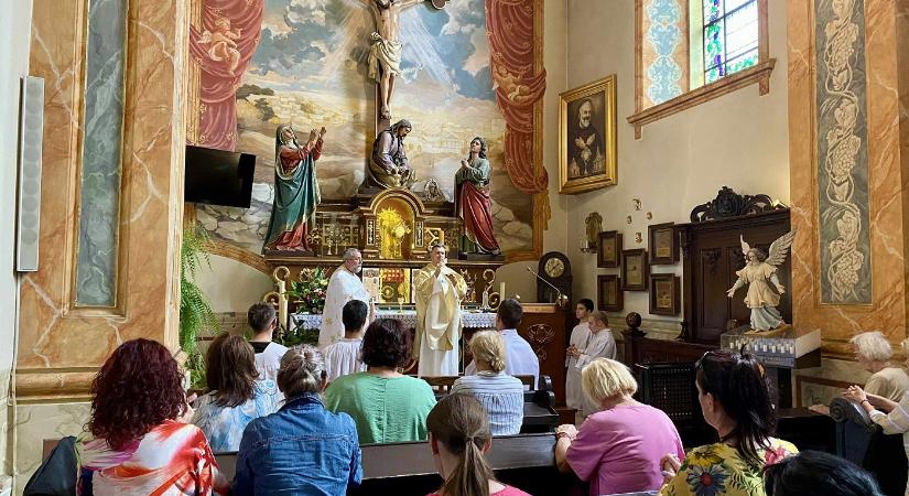 Lengyelországba zarándokolva is a békéért imádkoztak a Pozsonyból útra kelő magyar hívek