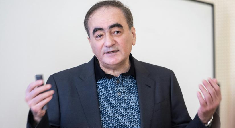 „A gazdaság normális állapota, hogy soha sincs egyensúlyban” – iráni-francia professzor elemzi Kornai János zseniális felismeréseit