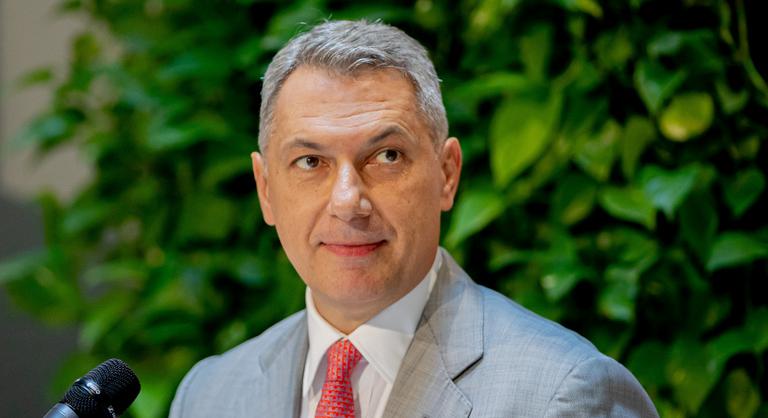 Lázár János bosszúját látják felsejleni Mészáros Lőrinc cégénél