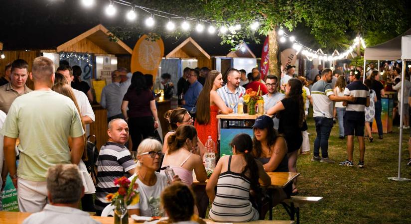 Idén is boroztak a Károlyi-kastélyban