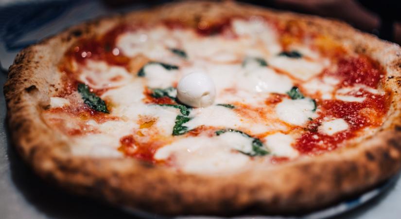 Új pizza trend hódít a világban: itt te is megkóstolhatod ezt az újdonságot a nyaralás alatt