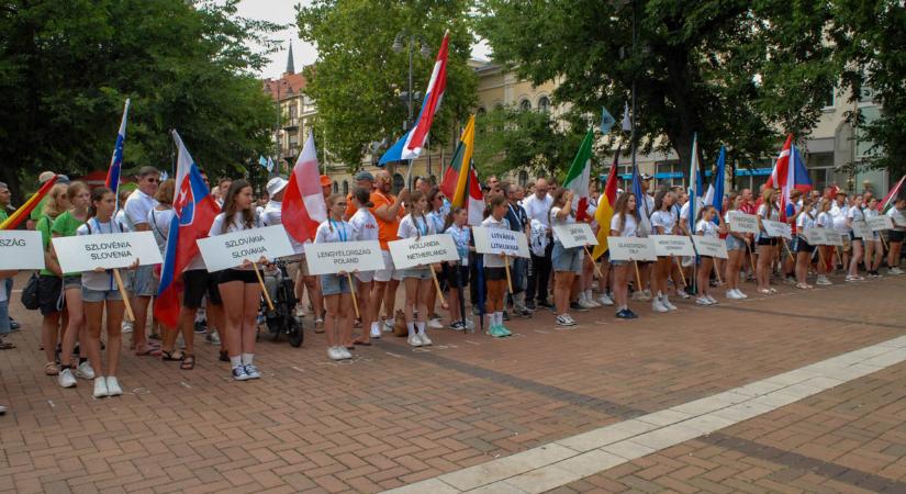 Az elődök előtt is tiszteleg a vitorlázórepülő Eb