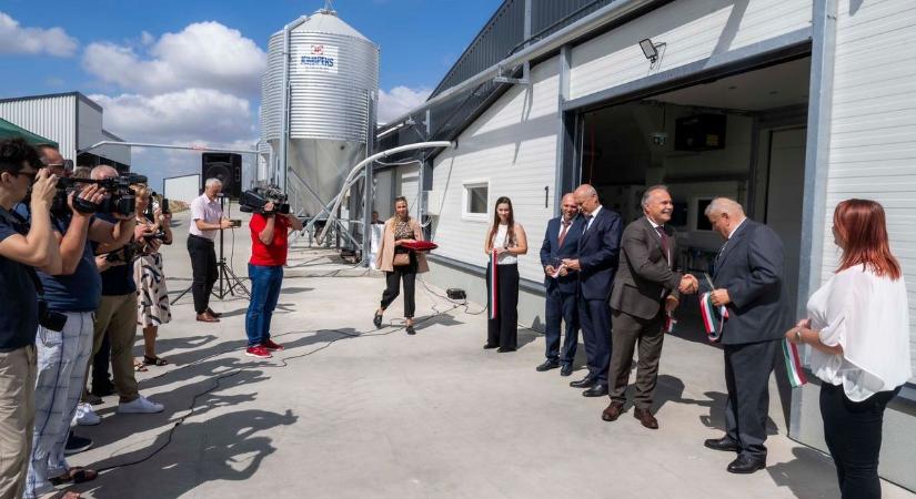 Erősödik a magyar agrárium, hazánk egyik legmodernebb víziszárnyas telepét adták át Mélykúton – galériával