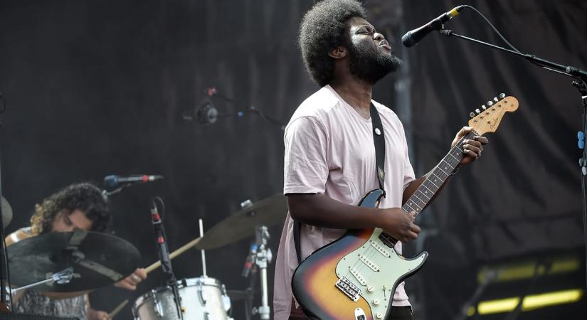 Michael Kiwanuka lemondta a szigetes koncertjét