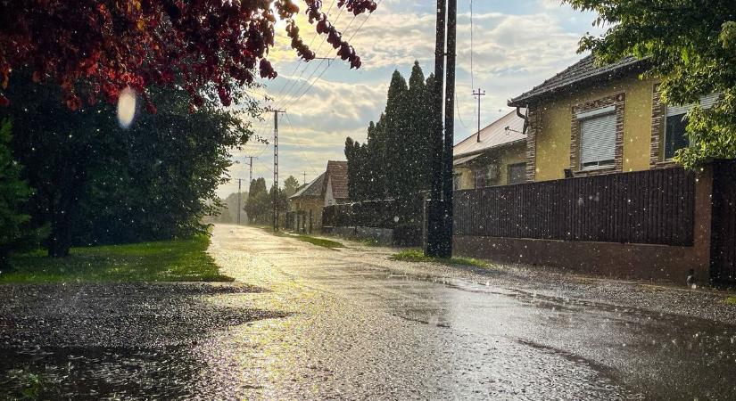 Hatalmas vihar csapott le Tiszalökre, brutális fotókon és videón mutatjuk a villámárvizet!