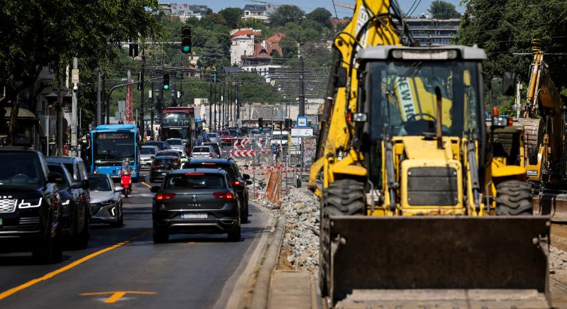 Alaposan megpróbálja az autósokat az idei nyár Budapesten