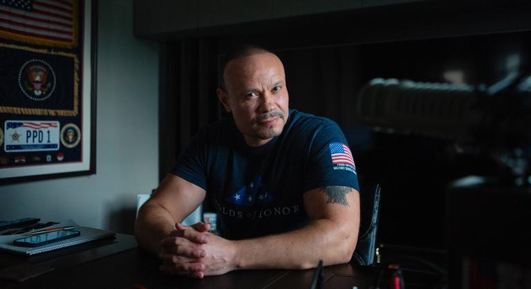 Egy volt FBI-ügynök rejtélyes bejegyzése tartja lázban Amerikát