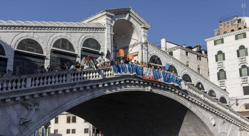 Kiderült mennyit fizettek eddig a turisták Velence városba való belépésért